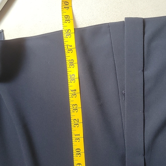 Elie Tahari navy shirtdress with handkerchief hem - Picture 8 of 10